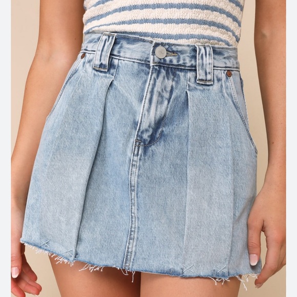 Blank NYC Light Blue Pleated Mini Skirt - Picture 1 of 5